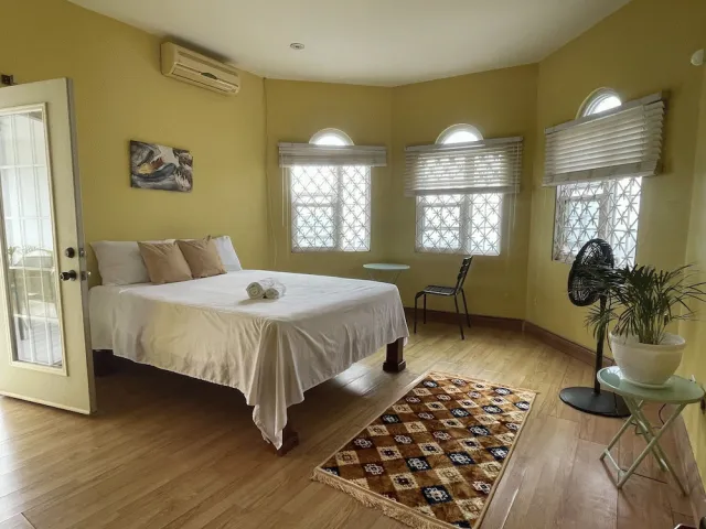 Hotellikuva Skyline Suites Sunset Room 1 Bedroom Home by RedAwning - numero 1 / 15